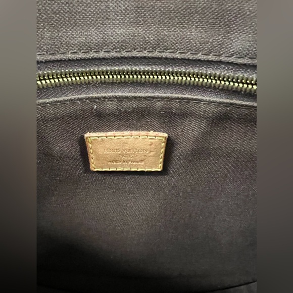 Authentic Menilmontant PM Louis Vuitton Flap messenger bag - Picture 14 of 15